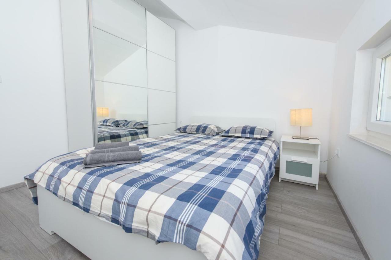 Beach Apartment Marina Marina